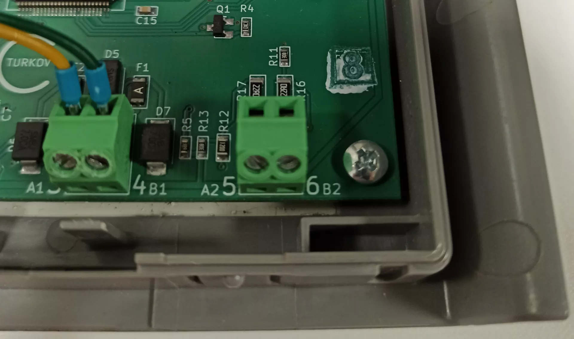 Клеммы 5 и 6 на пульте управления