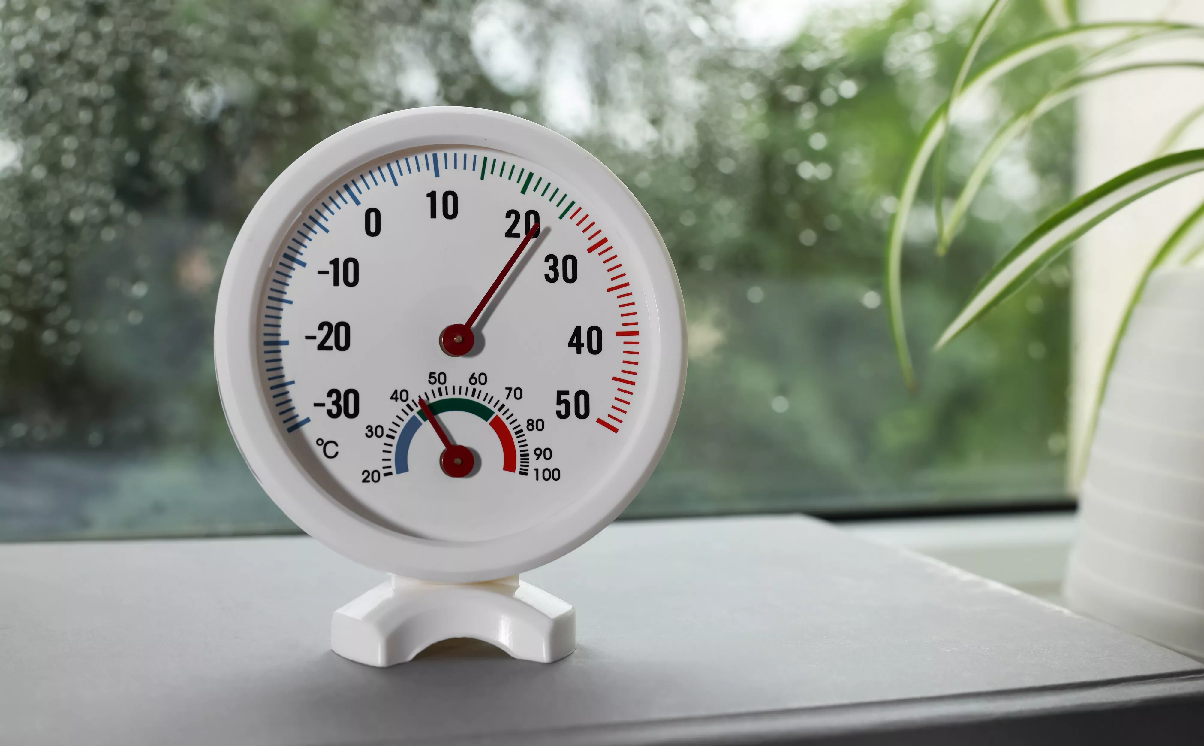 Гигрометр — прибор для измерения влажности и температуры воздуха в помещении