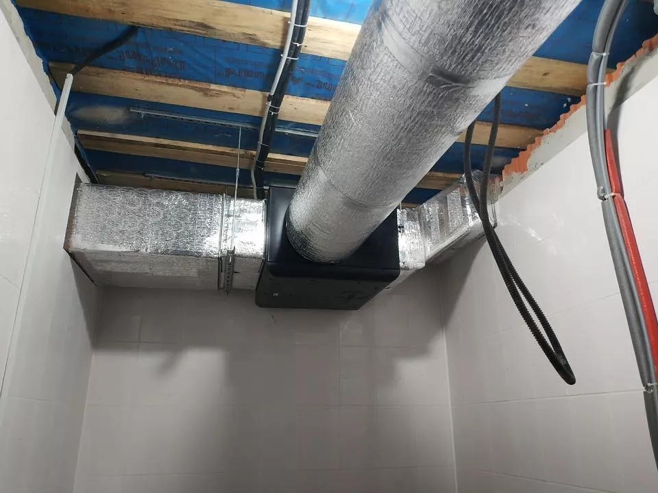 Установка Capsule Pool 2000 W в частном бассейне